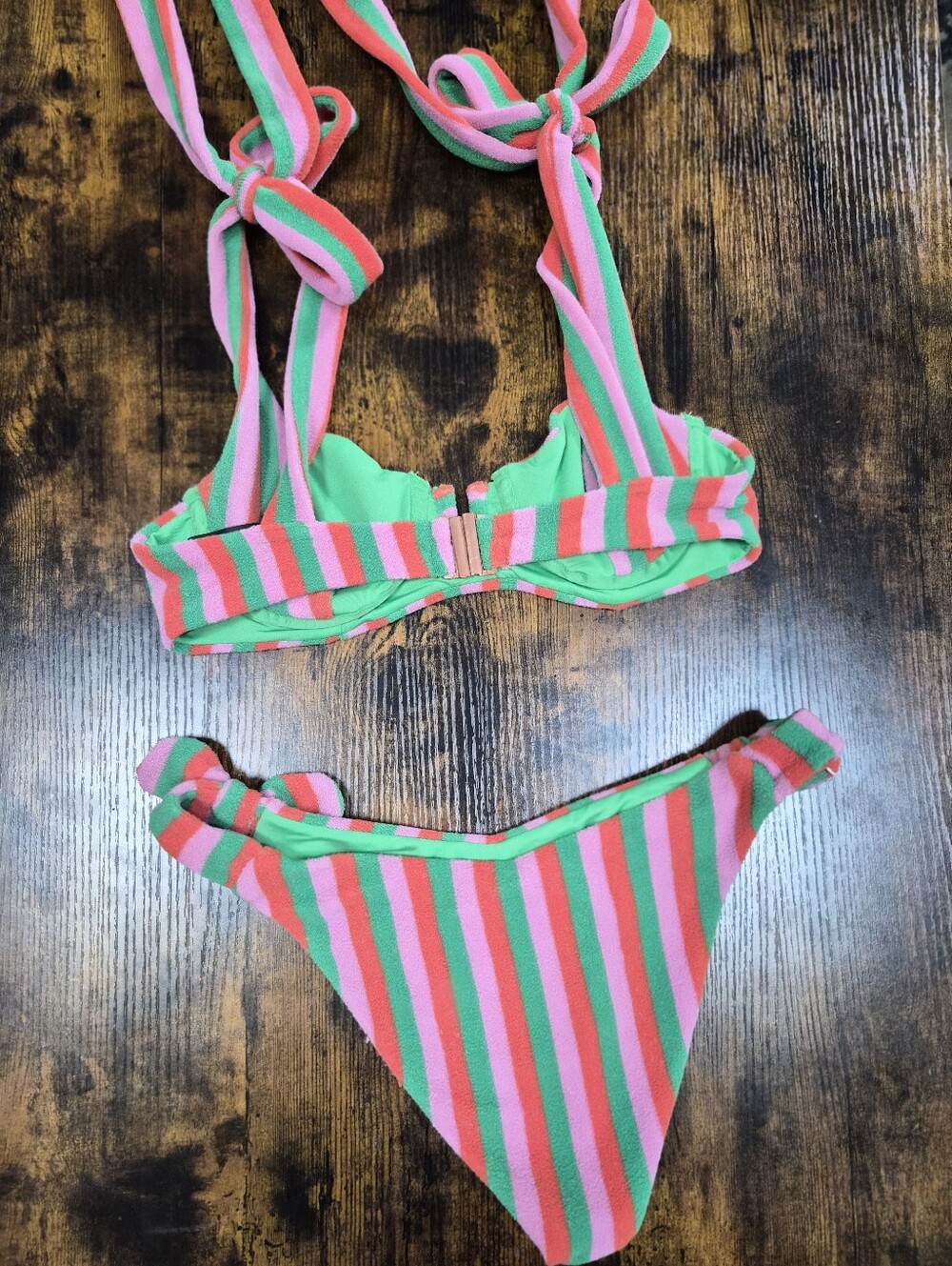 Beach Riot Bikini SET In MEDIUM - Picture 2 of 4